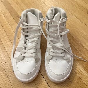 On the Roger clubhouse sneaker white/rose